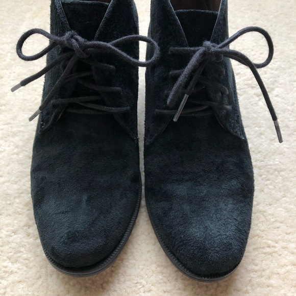 White Mountain Suede Heel Ankle Boot - 6.5 - Black - Picture 5 of 7